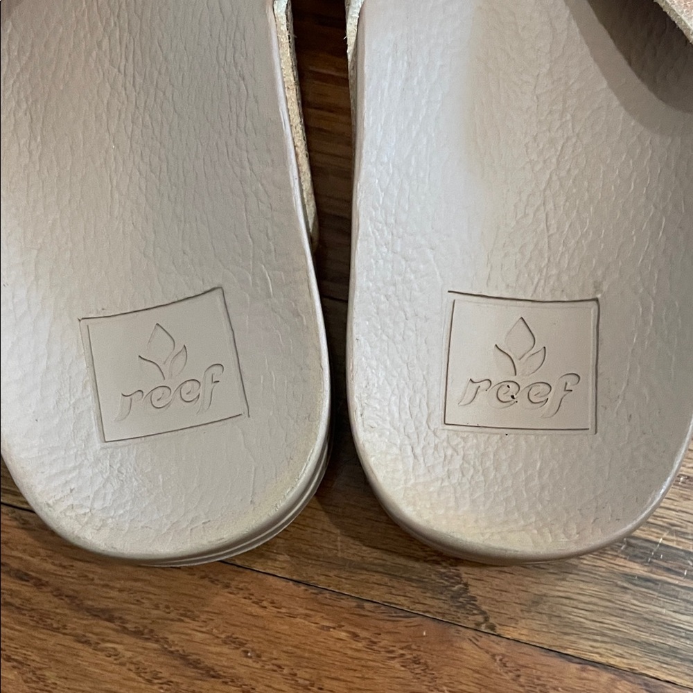 Reef Women's size 5 rose gold Sandals NWT - Picture 6 of 8